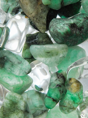 Vitajuwel Era Decanter with VITALITY Gemstone Vial. Glass Gemwater Carafe Pitcher Emeralds - claritycove.com